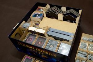 Insert do gry Twilight Imperium: Kraniec burzy - Ułożenie elemntów w pudełku - wersja ze sklejki