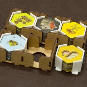 Insert do gry Emberleaf - 2 pojemniki na podajniki z kafelkami Budynków - wersja HDF