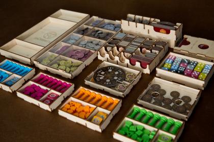 Insert pasujący do gry Tiletum