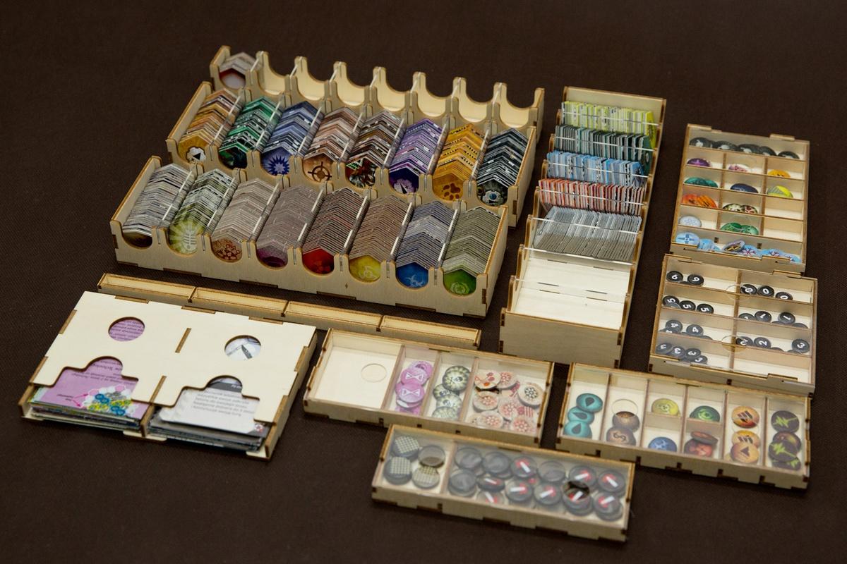 Insert pasujący do gry Neuroshima HEX: edycja 2025