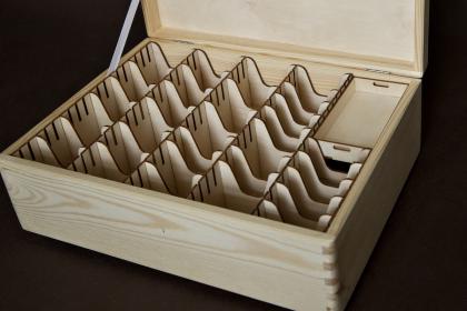 Skrzynia kolekcjonerska na karty W5 (z pojemnikiem na żetony i karty)