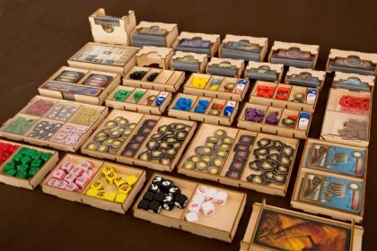 Insert pasujący do gry Wojownicy Midgardu: Edycja Jarla